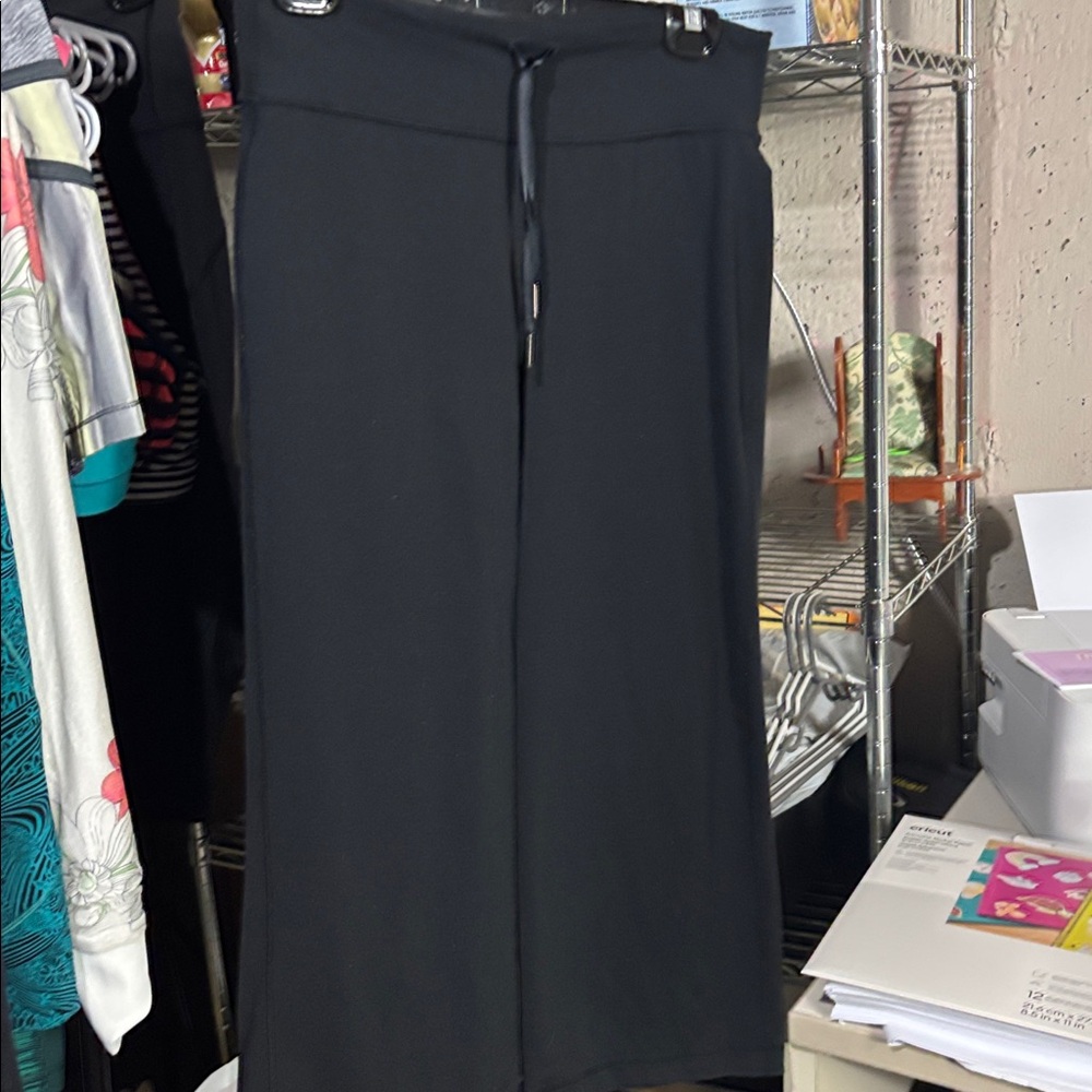 Lululemon Size 10 Cropped